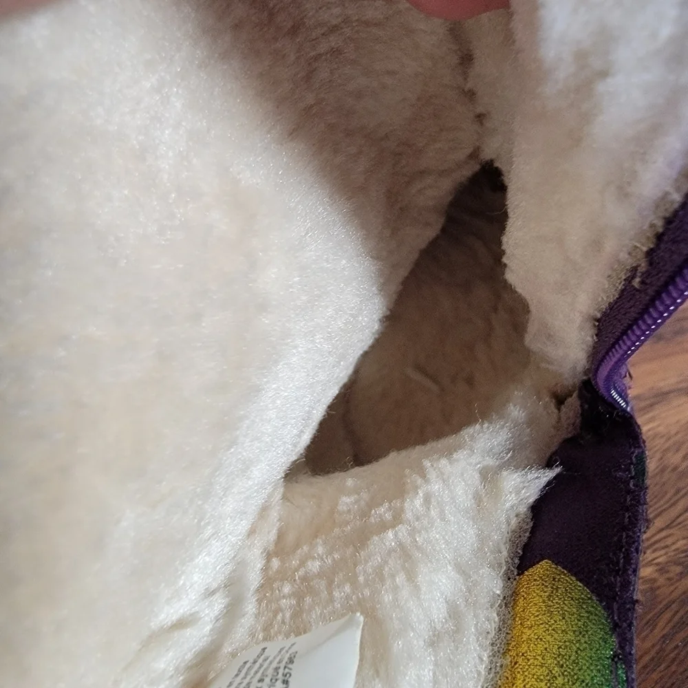 Harper Canyon Purple Soft Warm Boots Iridescent Hearts Multi Color Winter Size 5